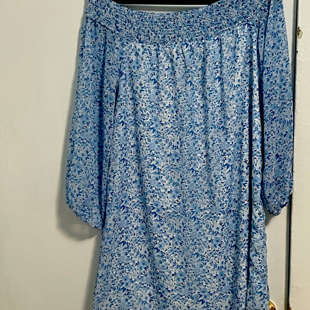 Cute shoulder dress